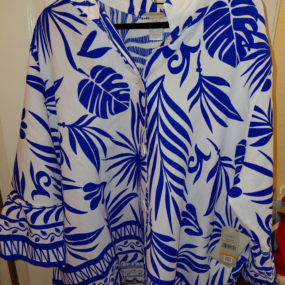 Multiples Blue and White Leaf Pattern NWT - image 5